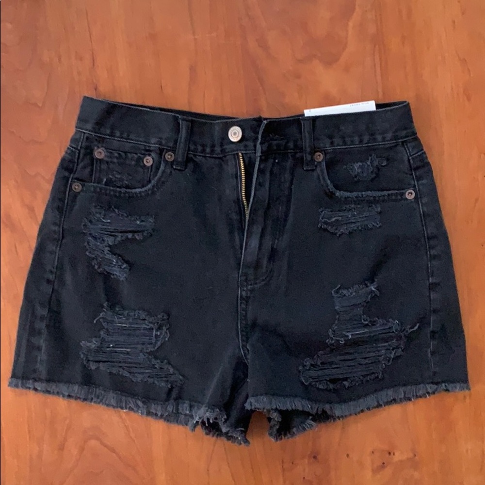 TAGS ON American Eagle Mom Short